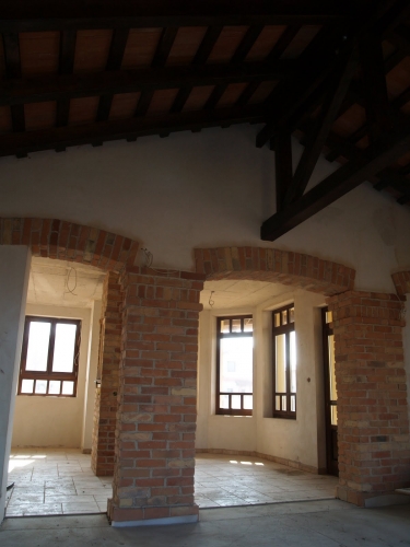 Biatorbágy-Családi ház építés és a mediterrán stílus , emeletszintű szerkezetkészre
